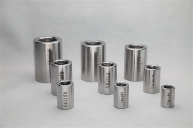 潜江建筑<font style='color:red'>直螺纹钢筋套筒</font>现货